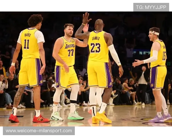 西部最新排名：雷霆第一 湖人第二，nba西部排名第一的队伍